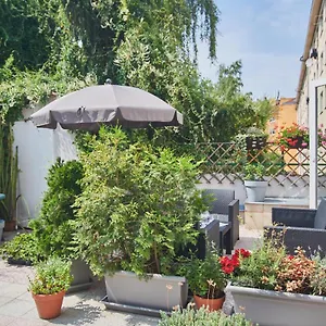 To At Close To Castle With Terrace And Garden , Prag Tschechische Republik